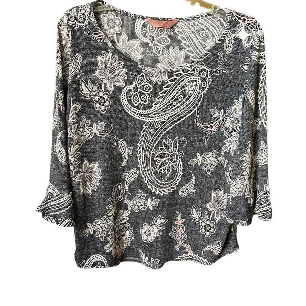 SJS size PL paisley print bell sleeves blouse.
